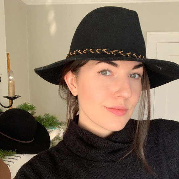 Multiples Accessories - Pack of Cute Felt Hats for Winter!